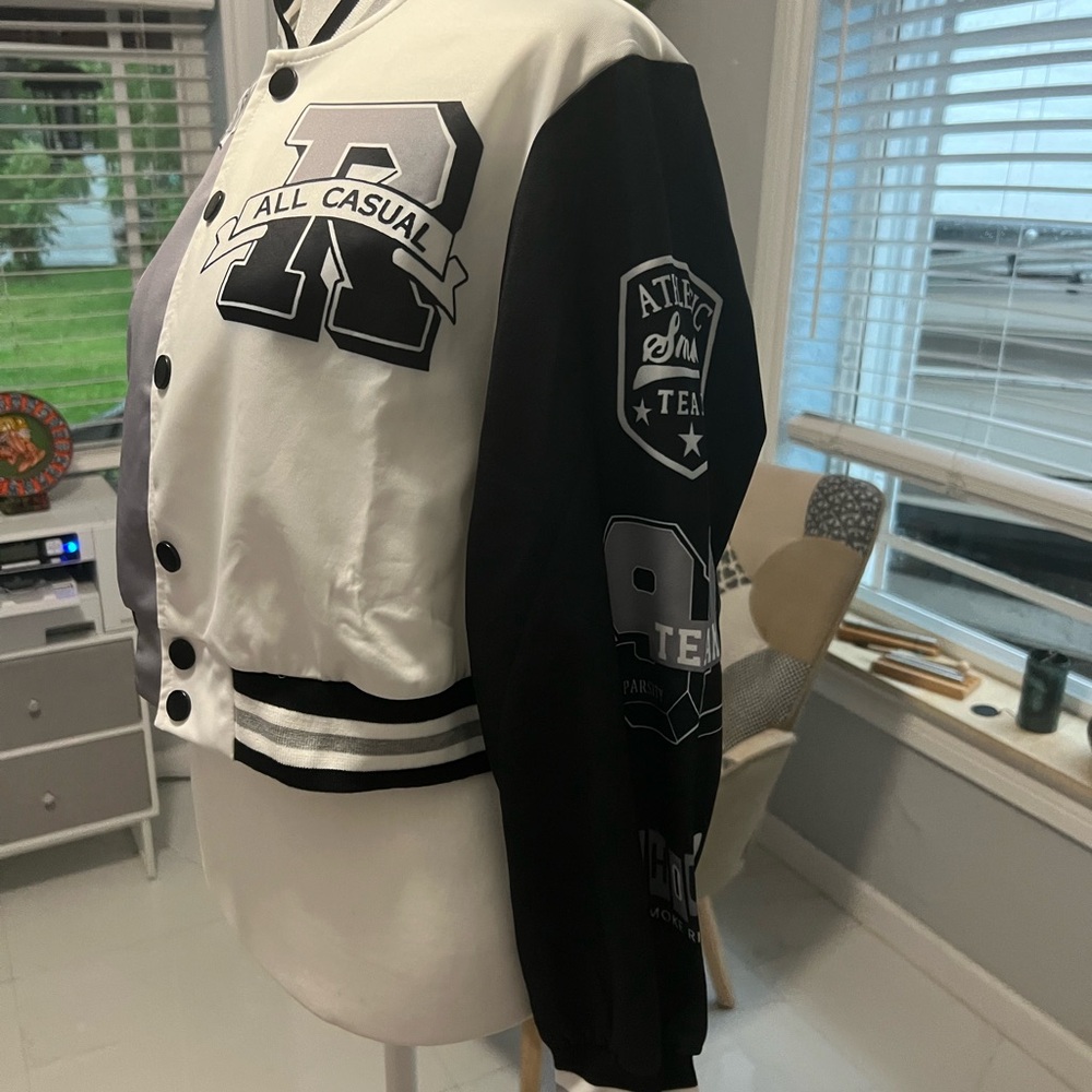 Jacket - Picture 4 of 4